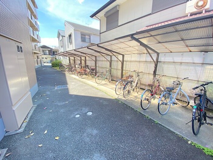 物件外観写真5　(駐輪場)