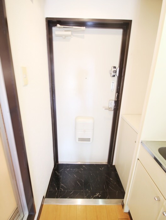 物件内観写真21　(玄関)