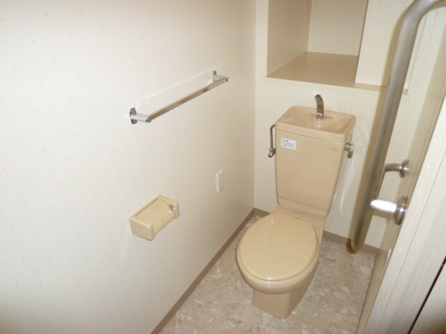 物件内観写真15　(トイレ)