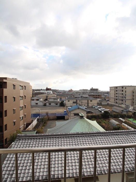 物件内観写真16　(室内からの展望)