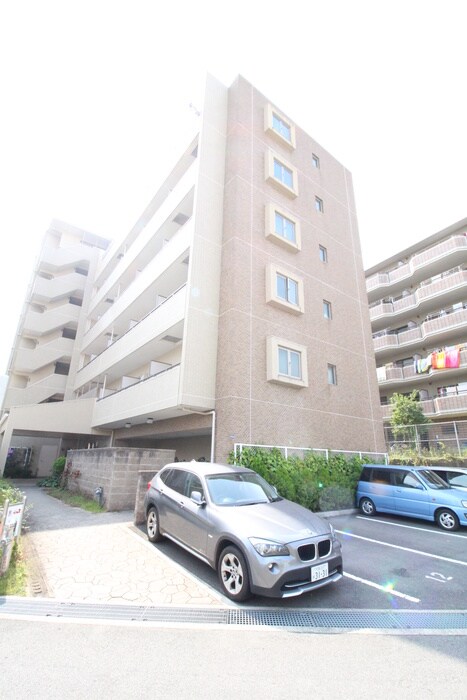 物件外観写真2　(駐車場)