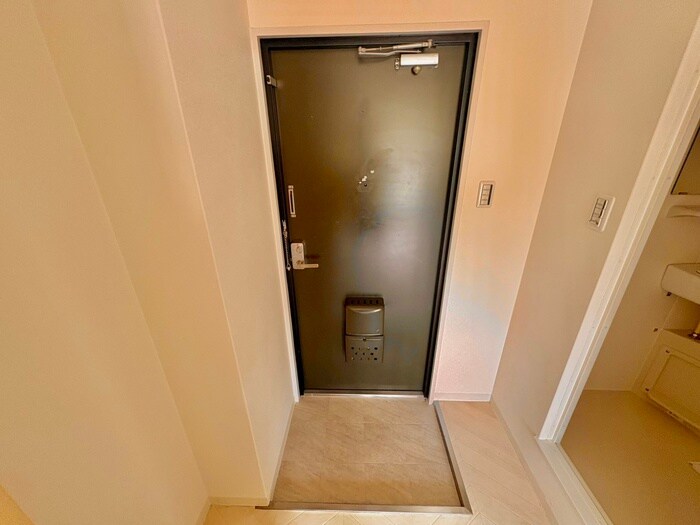 物件内観写真15　(玄関)