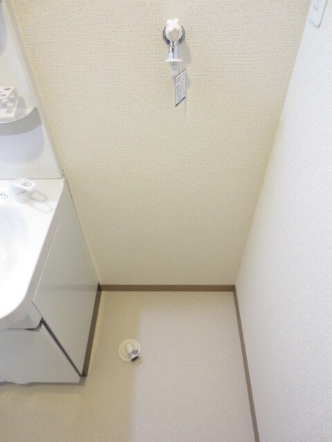 物件内観写真15　(洗濯機置場)