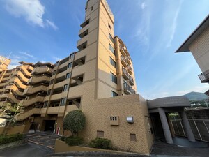 ﾗｲｵﾝｽﾞﾏﾝｼｮﾝ川西清和台弐番館外観写真