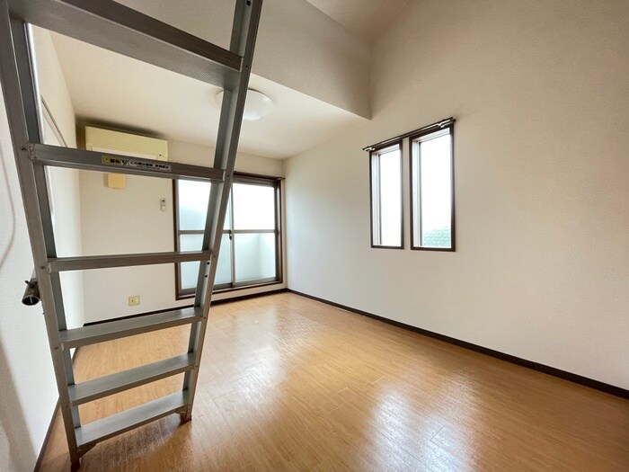 物件内観写真8　(居室)