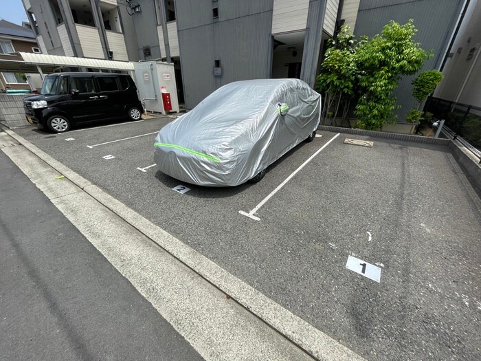 物件外観写真4　(駐車場)