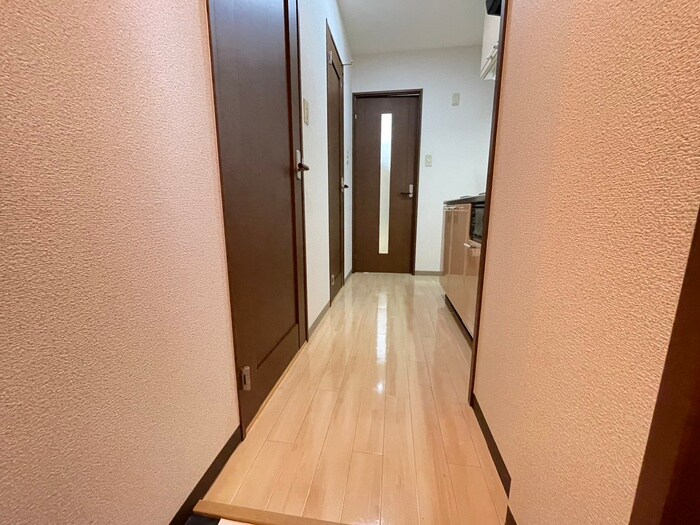 物件内観写真16　(廊下)