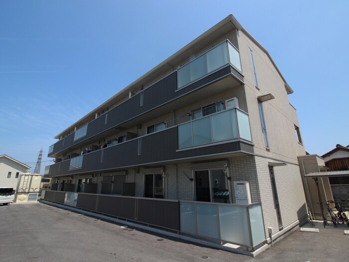 物件外観写真1　(外観写真)