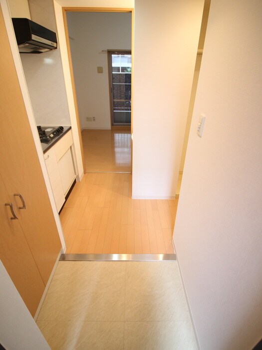 物件内観写真16　(廊下)