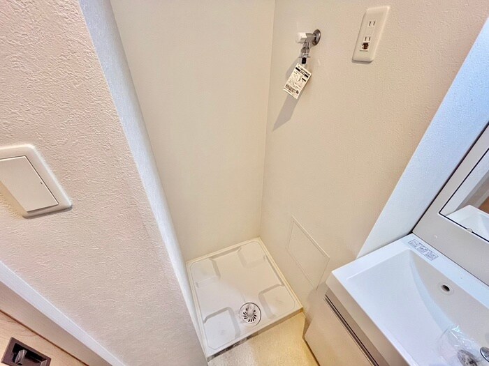 物件内観写真16　(洗濯機置場)