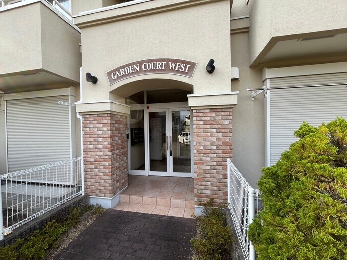 物件外観写真4　(エントランス部分)