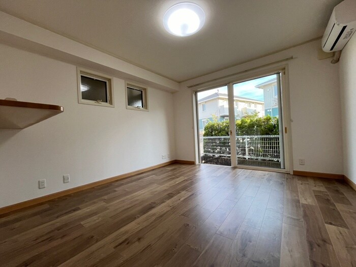 物件内観写真10　(居室)