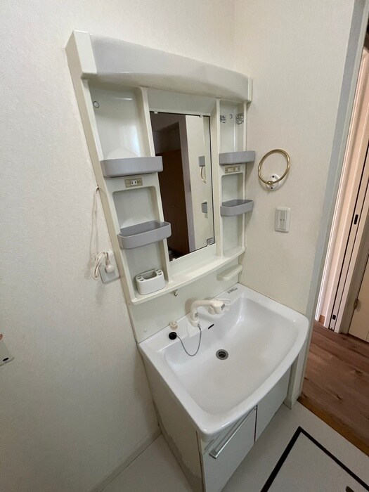 物件内観写真12　(洗面)