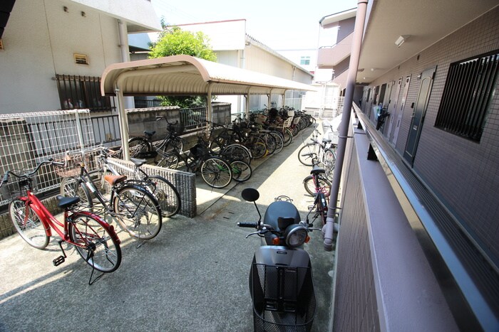 物件外観写真6　(駐輪場)