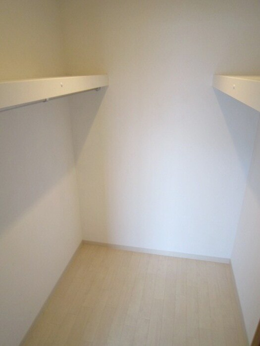 物件内観写真16　(収納)