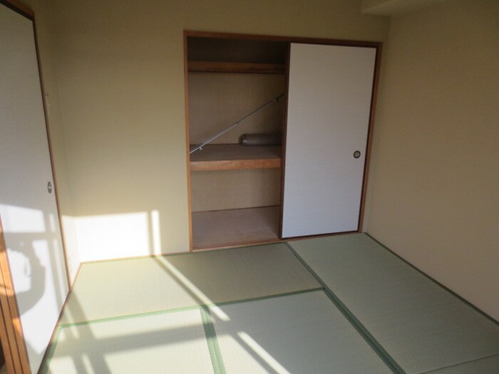 物件内観写真11　(居室)