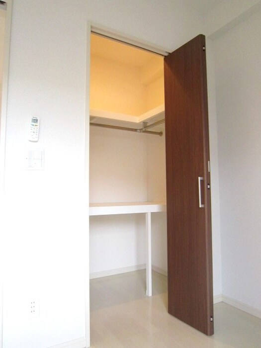 物件内観写真10　(収納)