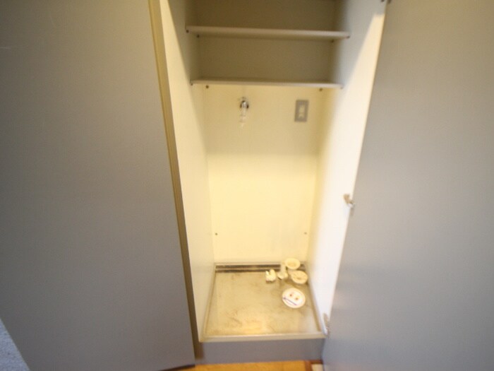 物件内観写真18　(洗濯機置場)