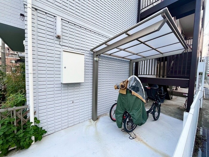 物件外観写真4　(駐車場)