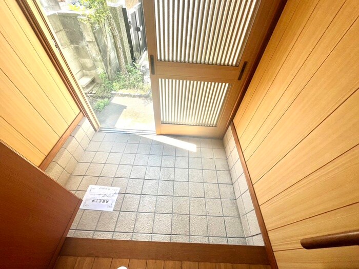 物件内観写真22　(玄関)