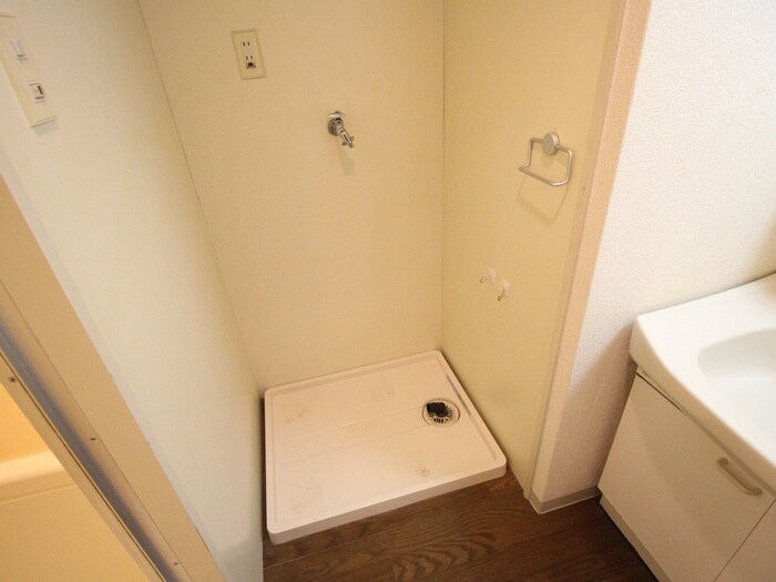 物件内観写真15　(洗濯機置場)