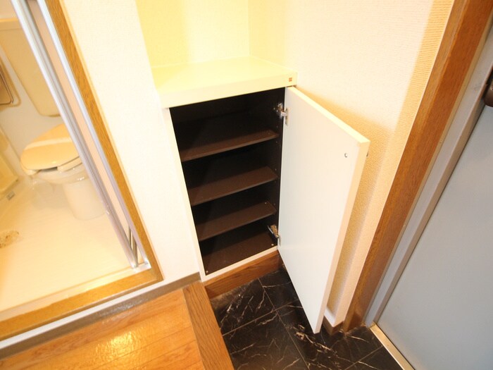 物件内観写真15　(靴箱)