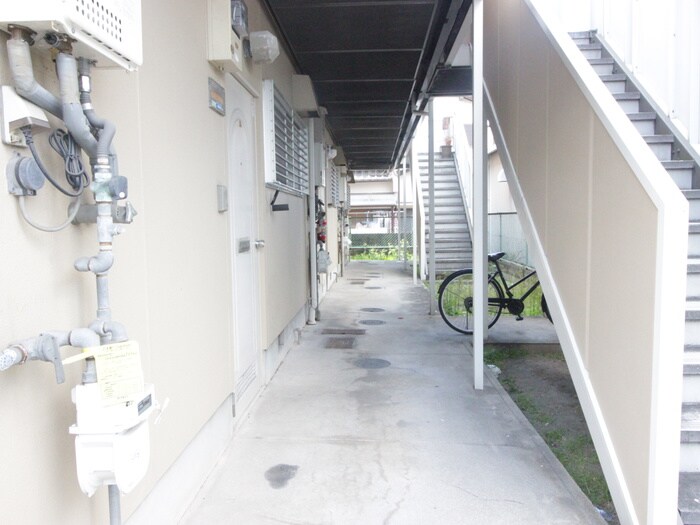 物件外観写真4　(エントランス部分)