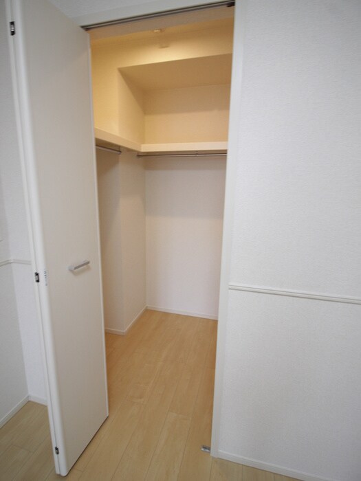 物件内観写真11　(収納)