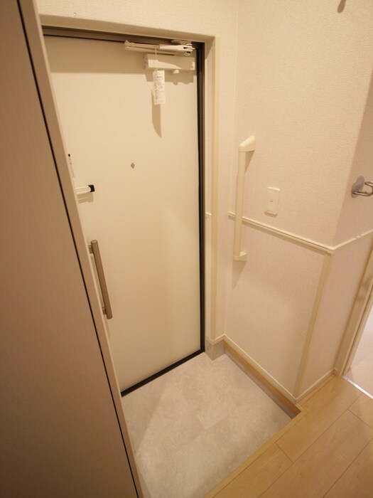 物件内観写真19　(玄関)