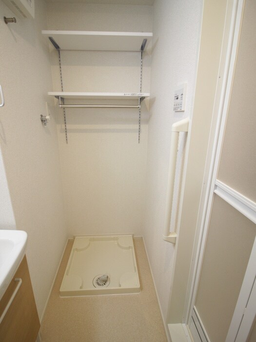 物件内観写真20　(洗濯機置場)