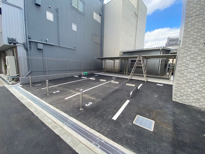 物件外観写真5　(駐車場)