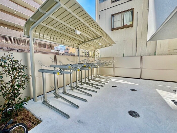 物件外観写真3　(駐輪場)