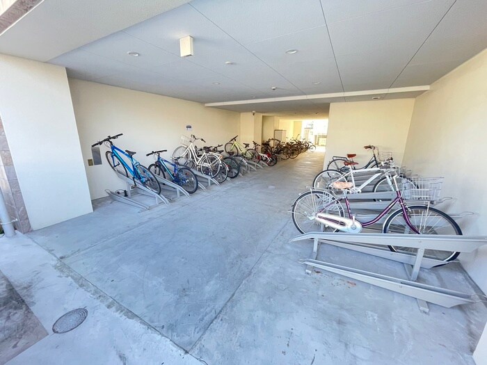 物件外観写真2　(駐輪場)