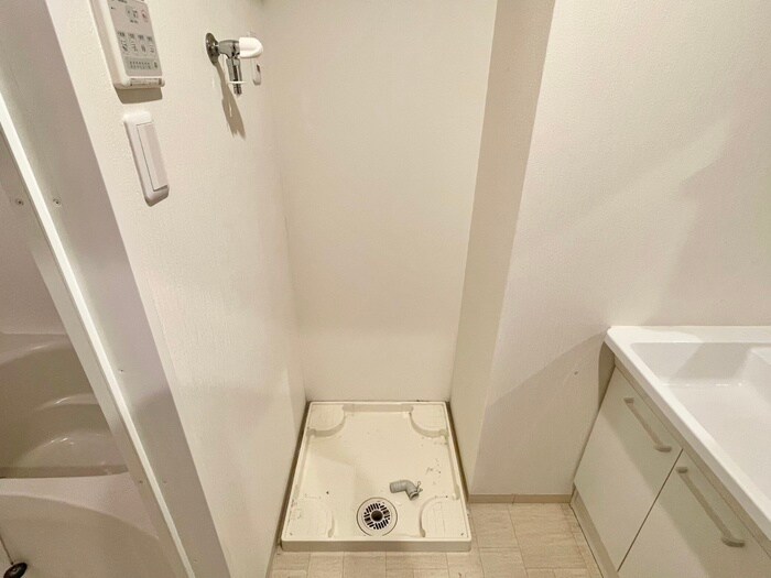 物件内観写真14　(洗濯機置場)