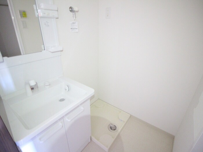 物件内観写真18　(洗濯機置場)
