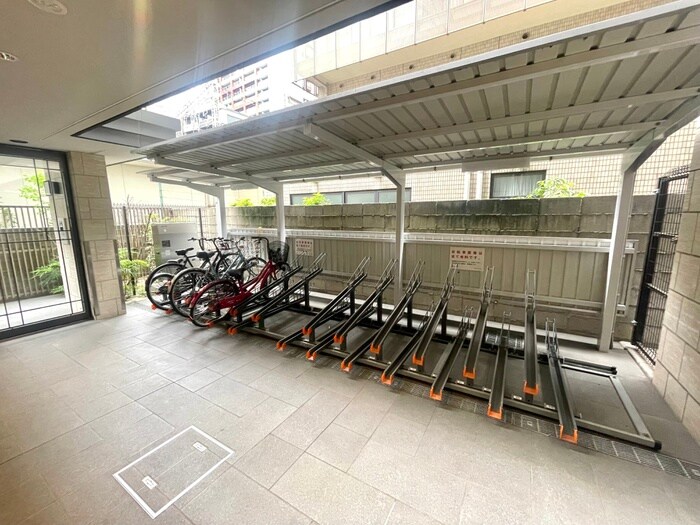 物件外観写真4　(駐輪場)