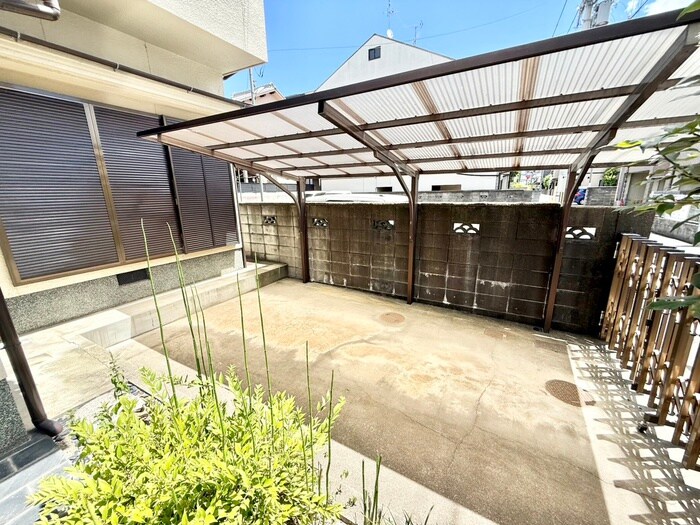 物件外観写真5　(駐車場)