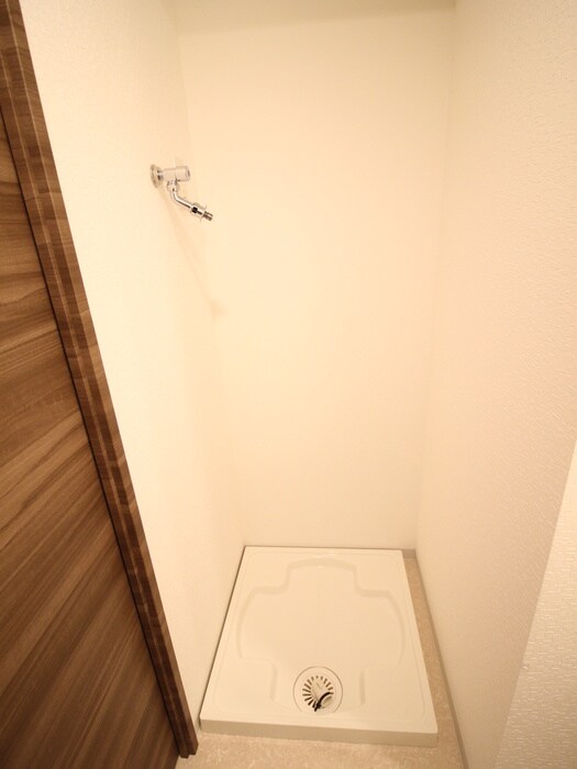 物件内観写真10　(洗濯機置場)