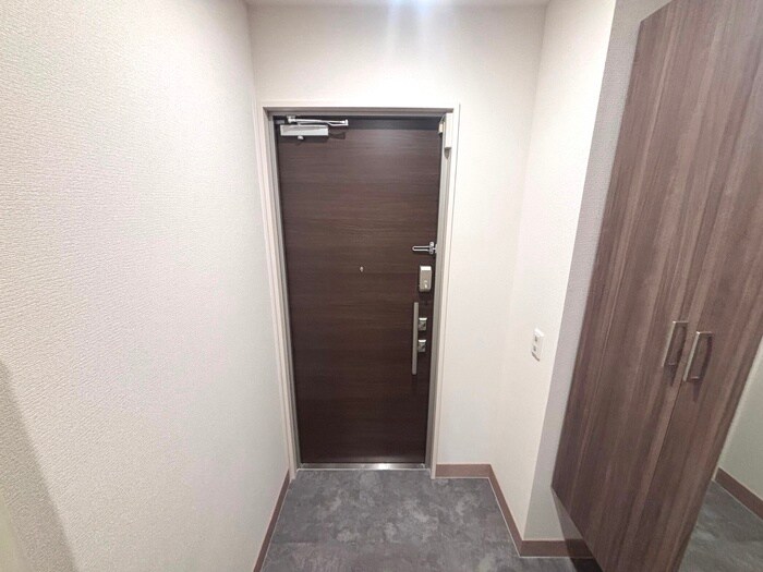 物件内観写真12　(玄関)