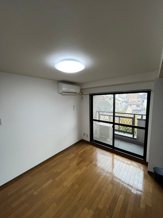 物件内観写真11　(居室)