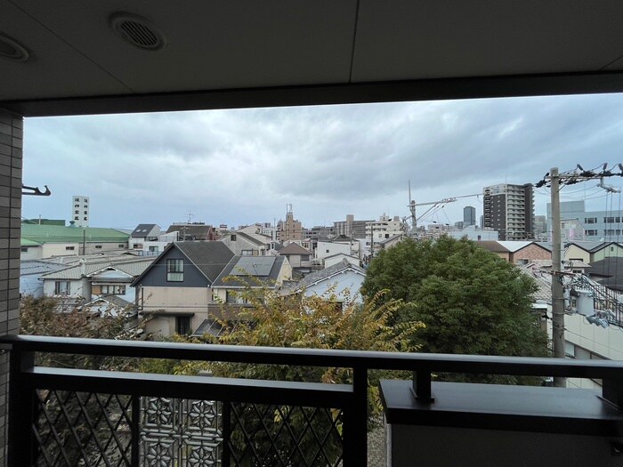 物件内観写真16　(室内からの展望)