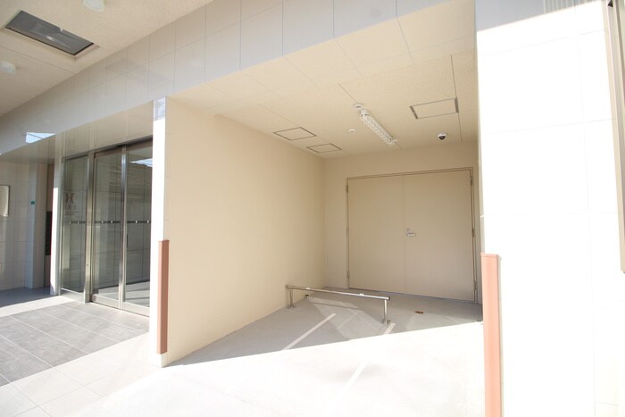 物件外観写真5　(バイク置き場)