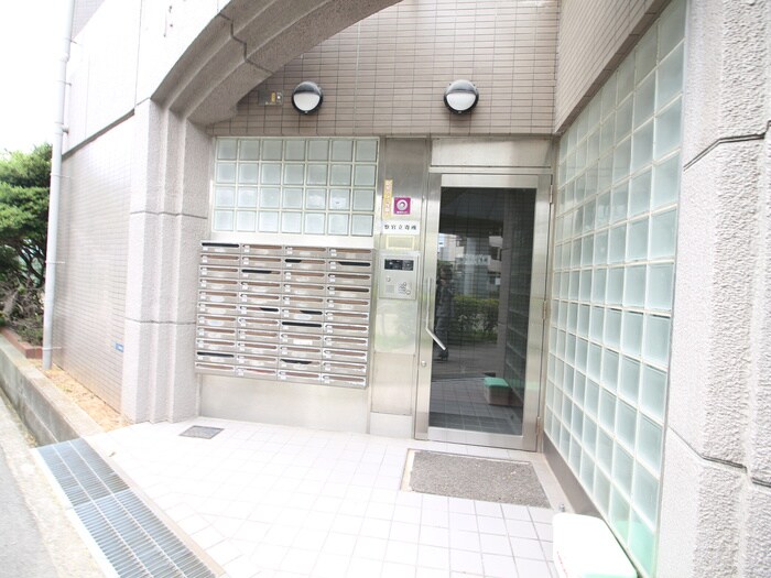 物件外観写真4　(エントランス部分)