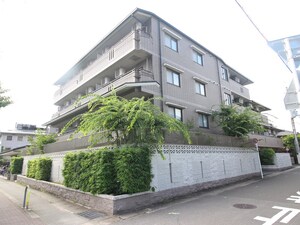 レジデンス岩倉外観写真