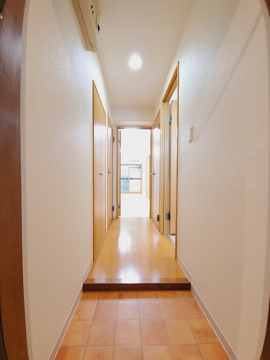 物件内観写真13　(玄関)