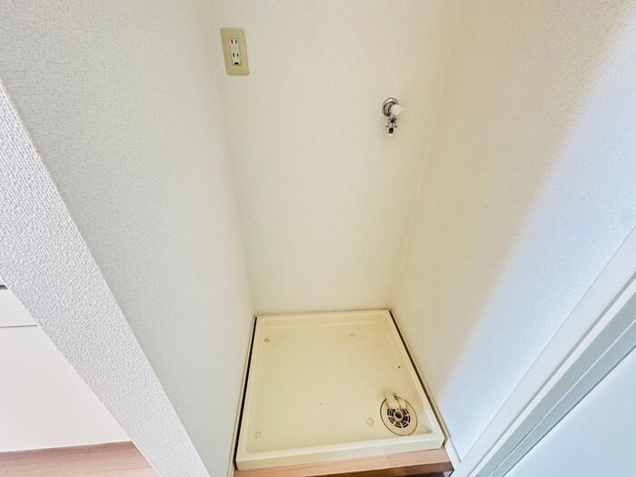 物件内観写真13　(洗濯機置場)