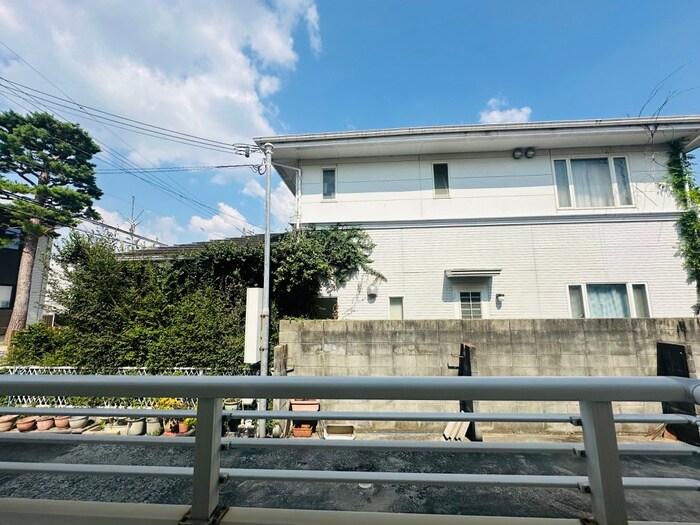 物件内観写真16　(室内からの展望)