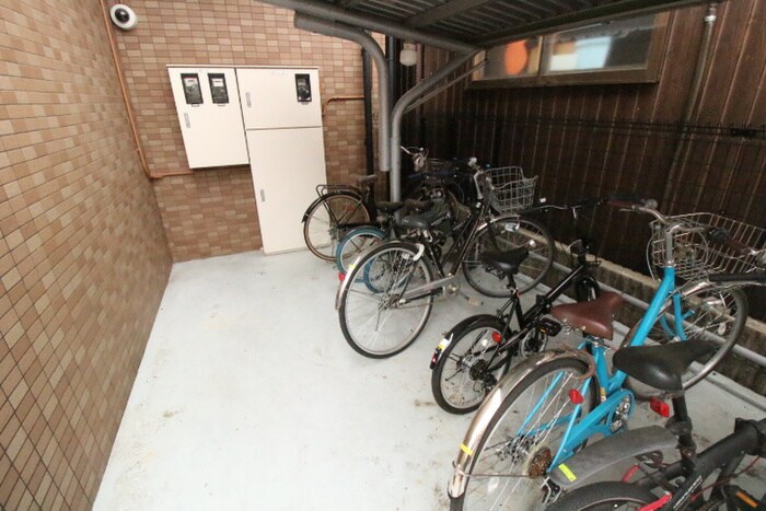 物件外観写真3　(駐輪場)