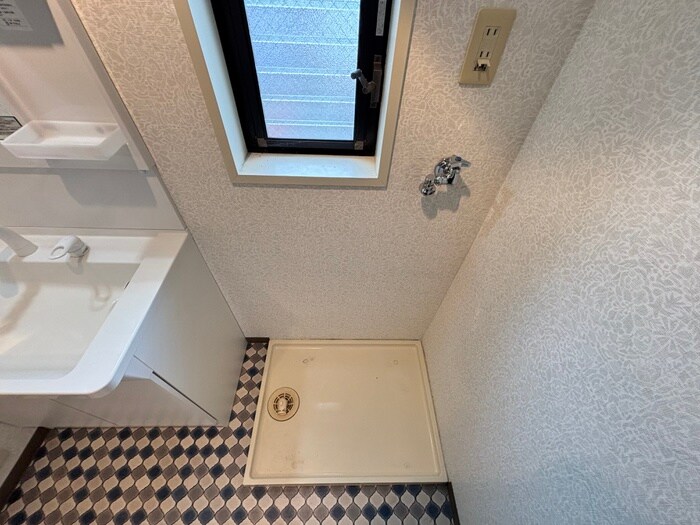 物件内観写真14　(洗濯機置場)