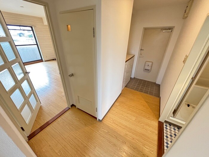 物件内観写真15　(玄関)